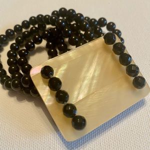 Mother of pearl and onyx bracelet